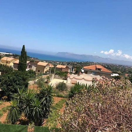 Appartamento In Villa Splendente 卡斯泰拉马莱 外观 照片