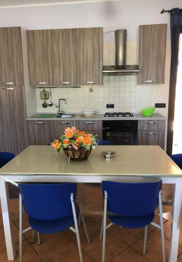 Appartamento In Villa Splendente 卡斯泰拉马莱 外观 照片