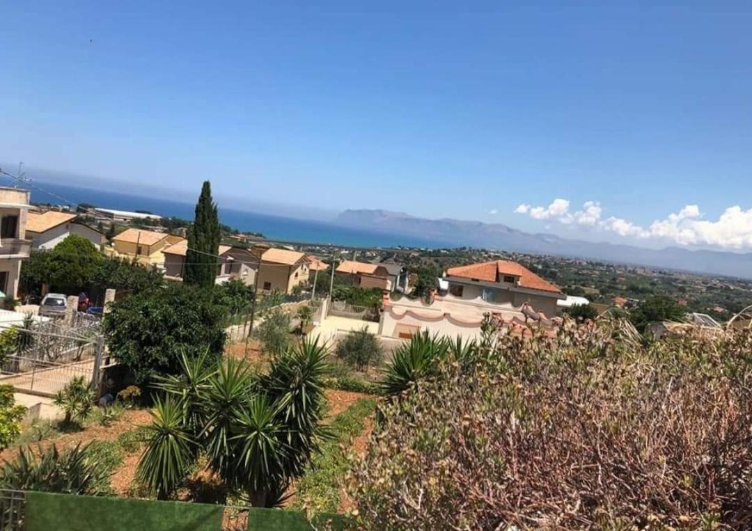 Appartamento In Villa Splendente 卡斯泰拉马莱 外观 照片