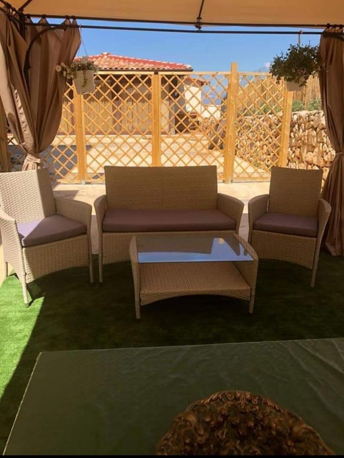 Appartamento In Villa Splendente 卡斯泰拉马莱 外观 照片